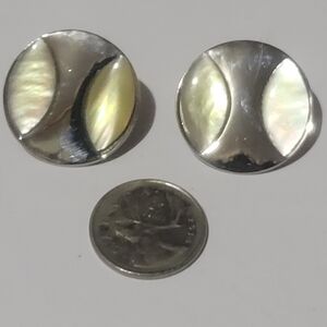 Silver and Mother of Pearl Round Earrings by DURI